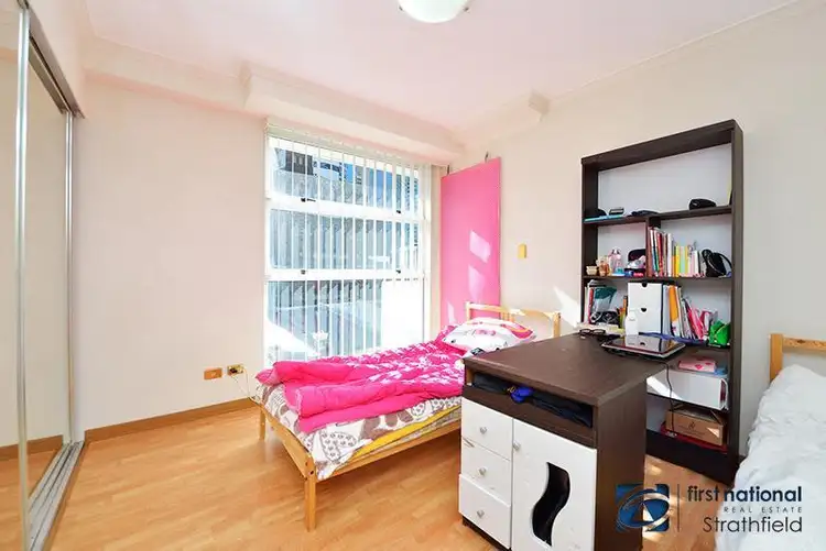 Third view of Homely apartment listing, 5/569 George Street, Sydney NSW 2000