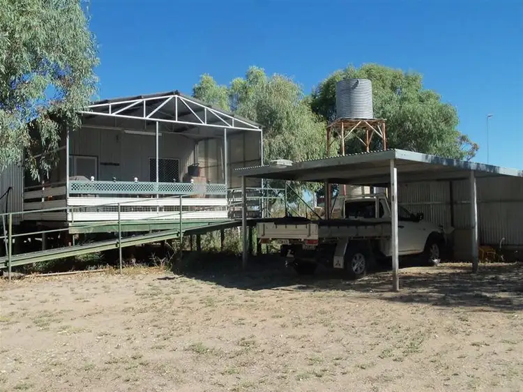 28 Pooncarrie Road, Menindee NSW 2879