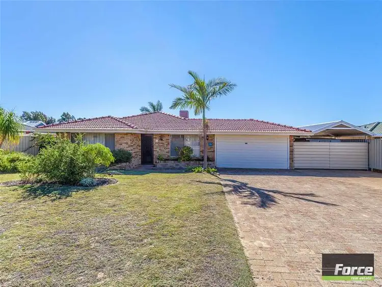 11 Drevon Place, Marangaroo WA 6064