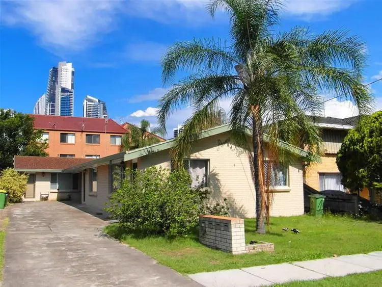 5 Parnoo Street, Chevron Island QLD 4217