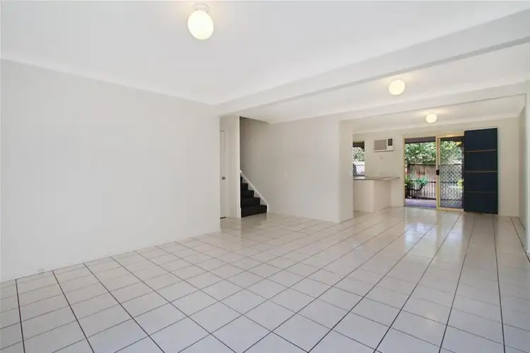 8/2 Cassowary Drive, Burleigh Waters QLD 4220