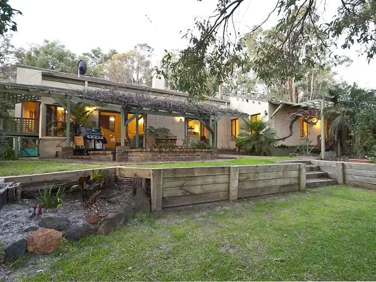 10 Calliandra Place, Roleystone WA 6111