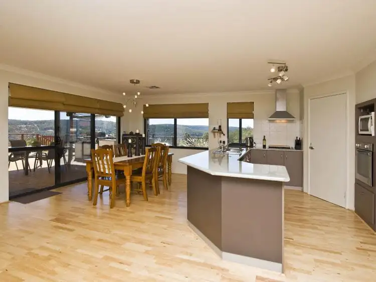 13 Henty Lookout, Roleystone WA 6111