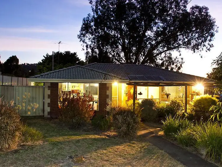 12 Bernard Street, Kelmscott WA 6111