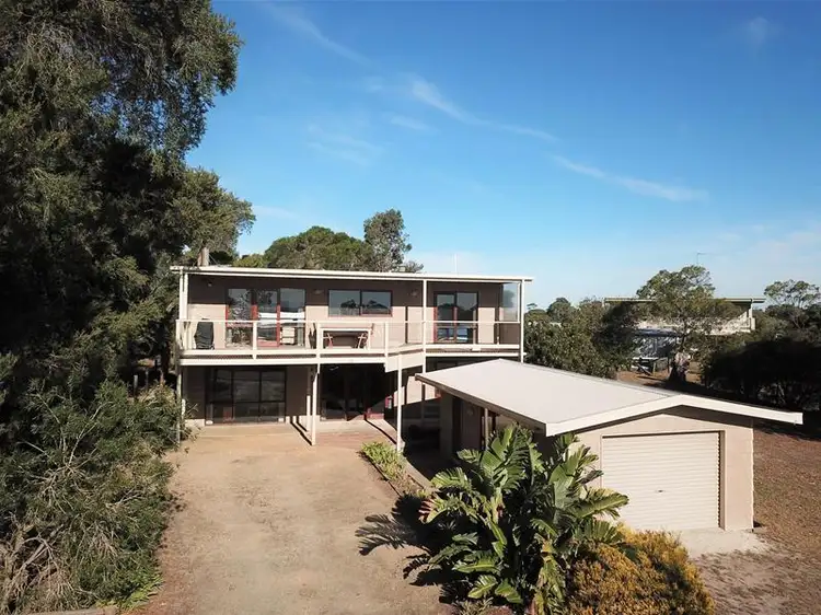 14 Toorak Avenue, Loch Sport VIC 3851