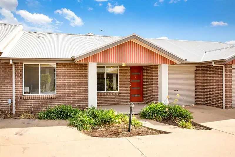 Main view of Homely unit listing, 2/9 Bowen Avenue, Gunnedah NSW 2380