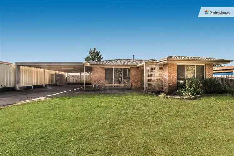 3 Walsingham Crescent, Kurunjang VIC 3337