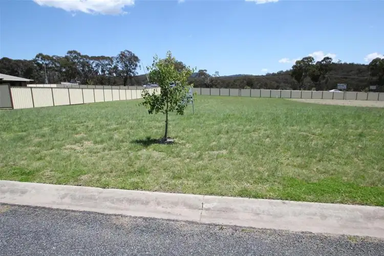 3 Parkes Drive, Tenterfield NSW 2372