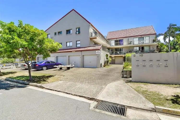 2/8 Weemala Street, Chevron Island QLD 4217