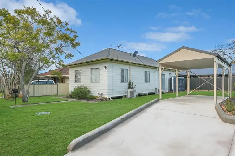 1 Western Avenue, Tarro NSW 2322