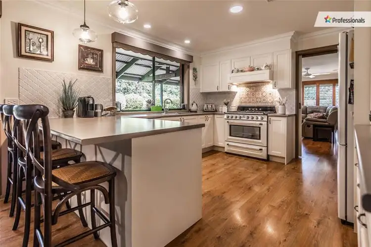 8 Pulford Court, Melton West VIC 3337