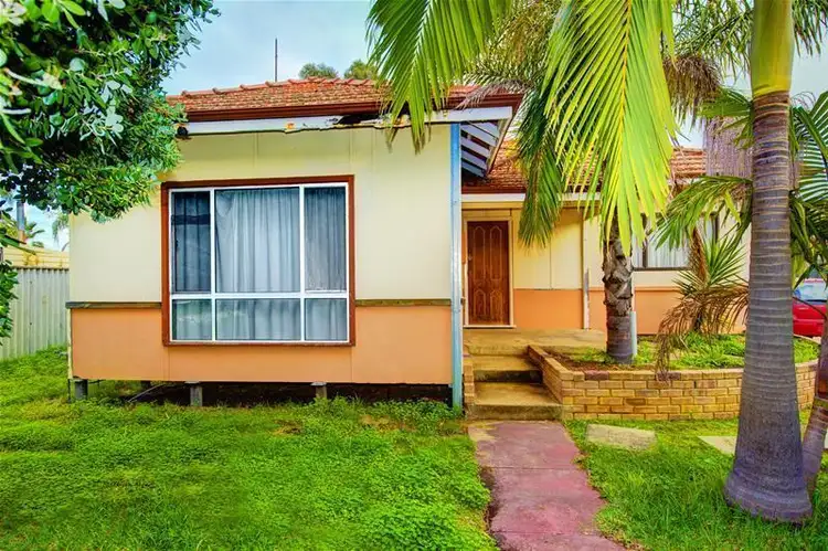 12 Woodrow Street, Carey Park WA 6230