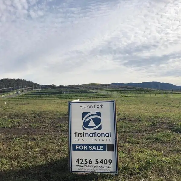 35 Farmgate Crescent, Calderwood NSW 2527