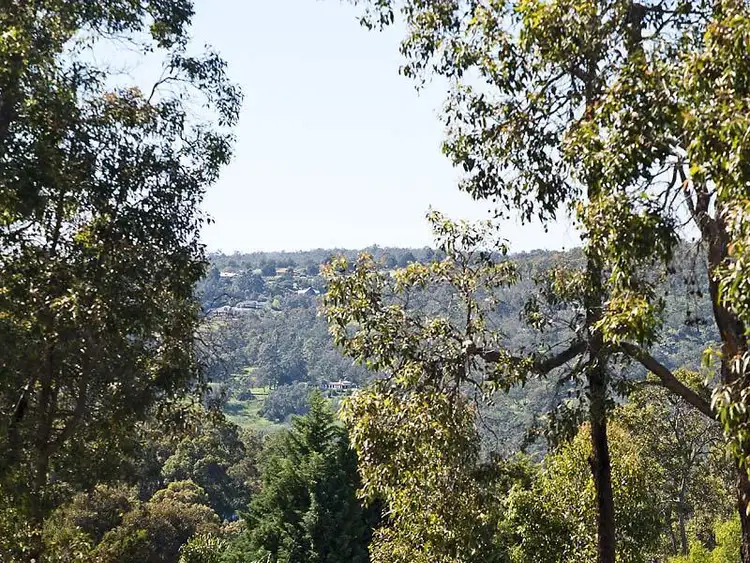 15 High Road, Roleystone WA 6111