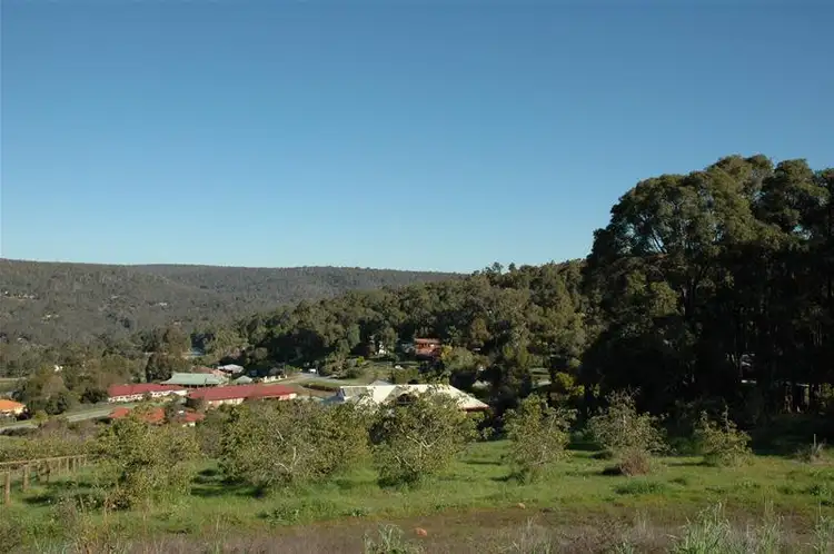 818 Belvedere Rise, Roleystone WA 6111