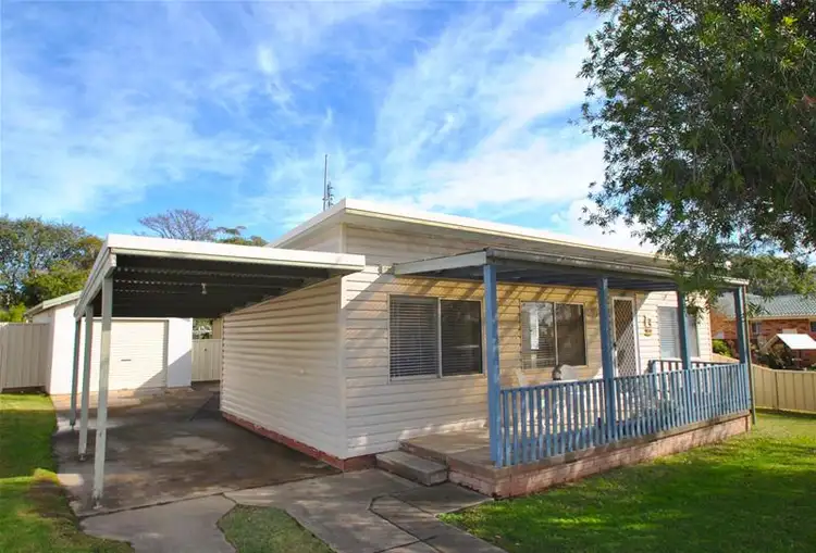 15 Carlton Crescent, Culburra Beach NSW 2540