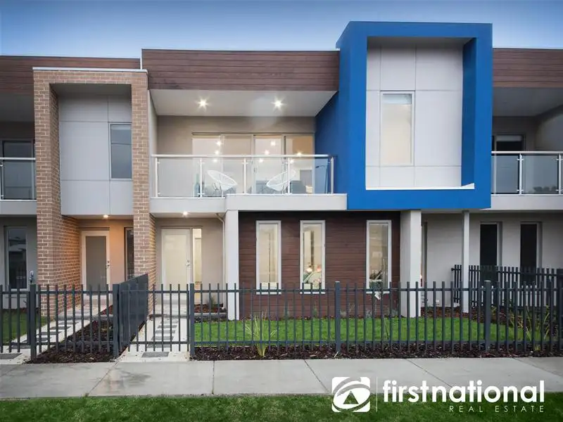 Main view of Homely townhouse listing, 34 Ezra Crescent, Officer VIC 3809