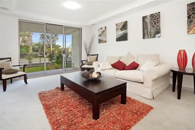 Third view of Homely unit listing, 6/6 The Crescent, Dee Why NSW 2099