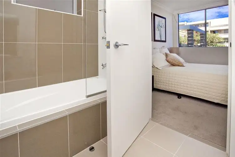 Fifth view of Homely unit listing, 6/6 The Crescent, Dee Why NSW 2099