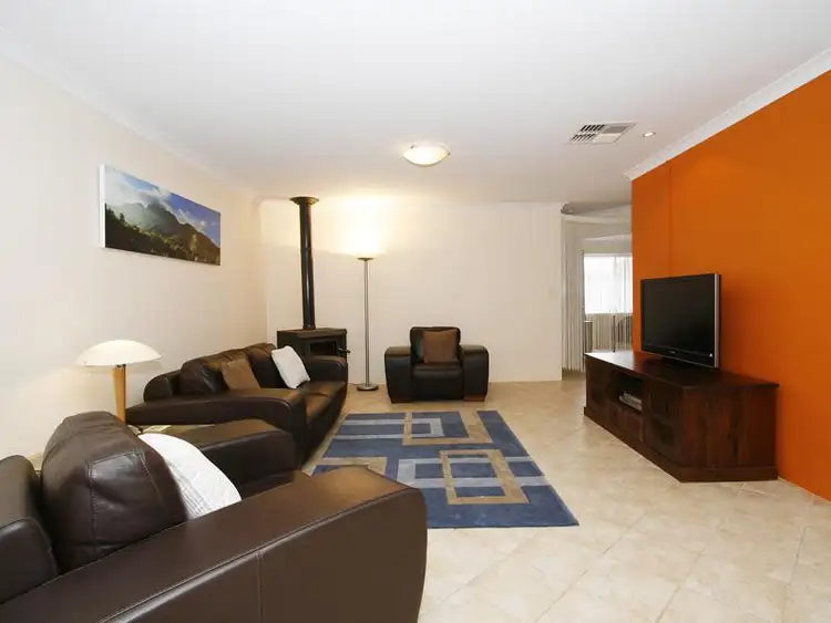 Sixth view of Homely house listing, 2 Manitoba Court, Joondalup WA 6027