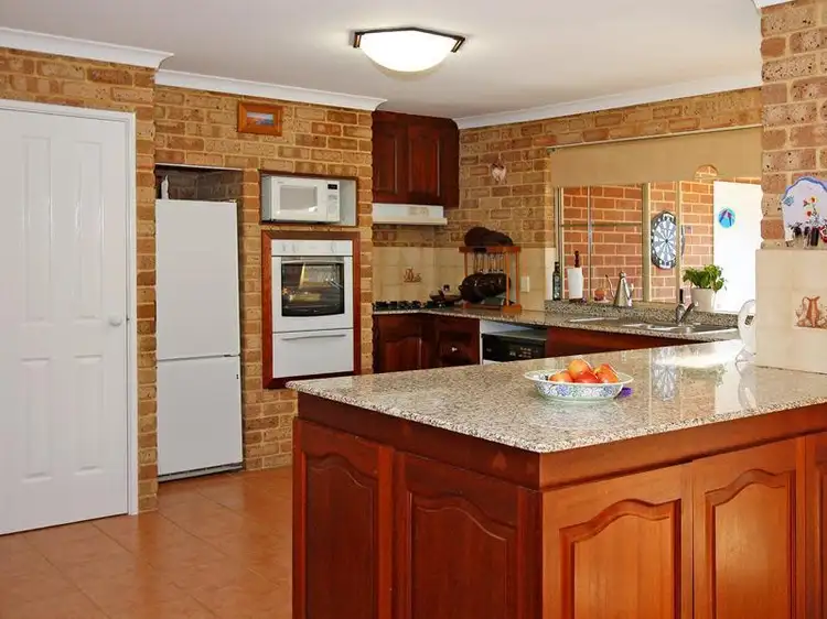 Fifth view of Homely house listing, 8 Iseo Place, Joondalup WA 6027