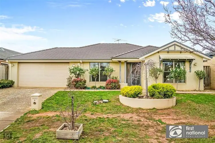 8 Waratah Road
