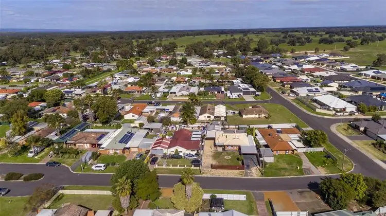 Second view of Homely house listing, 4 Pimelea Place, Pinjarra WA 6208