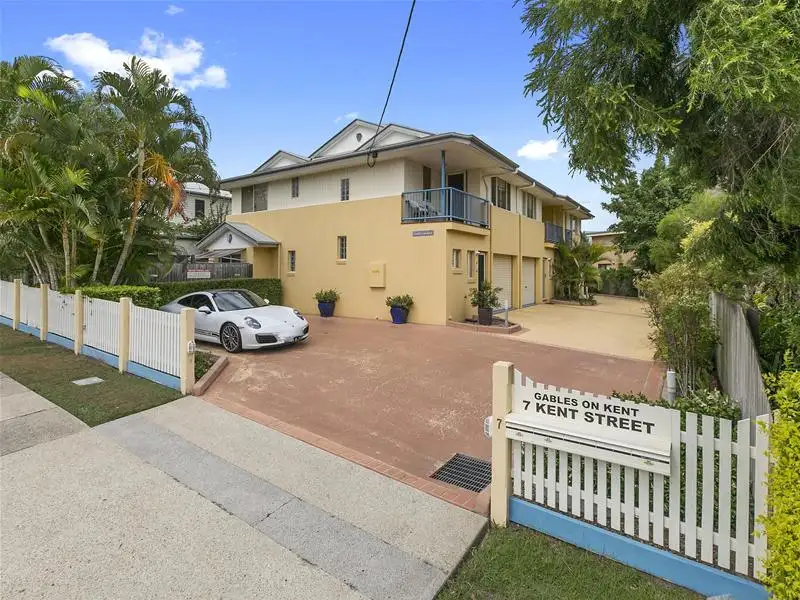 Main view of Homely townhouse listing, 2/7 Kent Street, Coorparoo QLD 4151