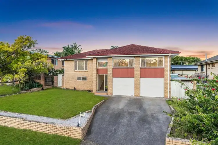 11 Moorgate Street, Macgregor QLD 4109