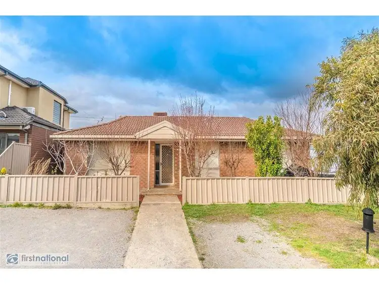 26 Pinnaroo Circuit, Meadow Heights VIC 3048