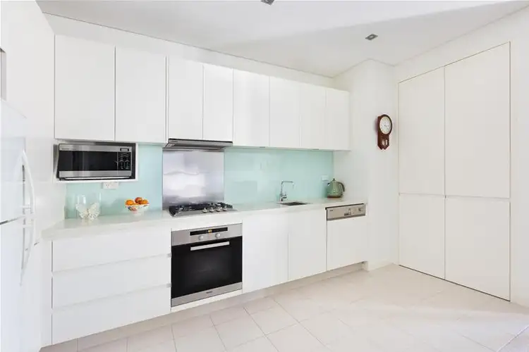 Third view of Homely unit listing, 5/16 Hawkesbury Avenue, Dee Why NSW 2099