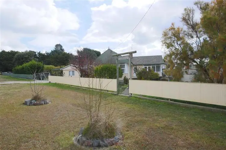 6 Boundary Street, Berridale NSW 2628