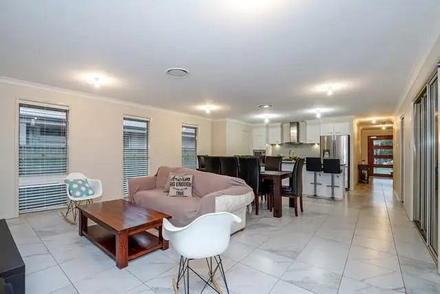 Second view of Homely house listing, 25 Hinchinbrook Close, Ashtonfield NSW 2323