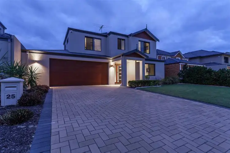 25 Honeymyrtle Turn, Stirling WA 6021