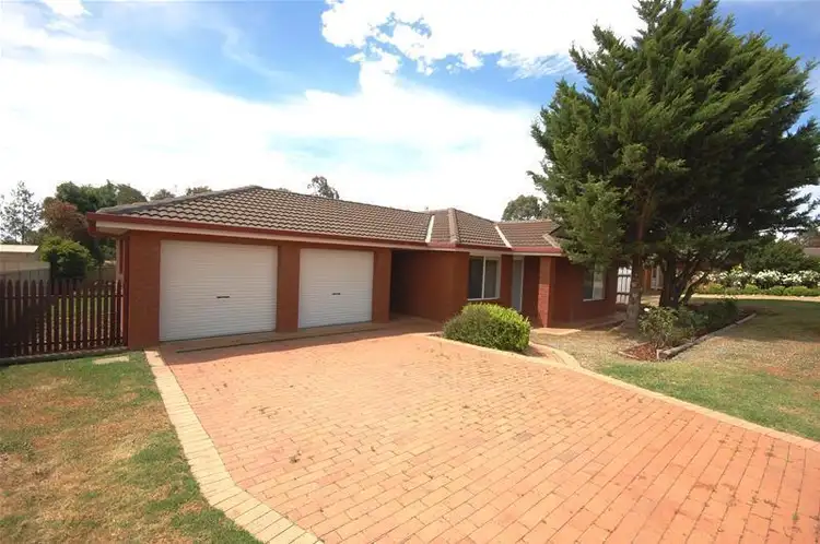 17 Bourkelands Drive, Bourkelands NSW 2650
