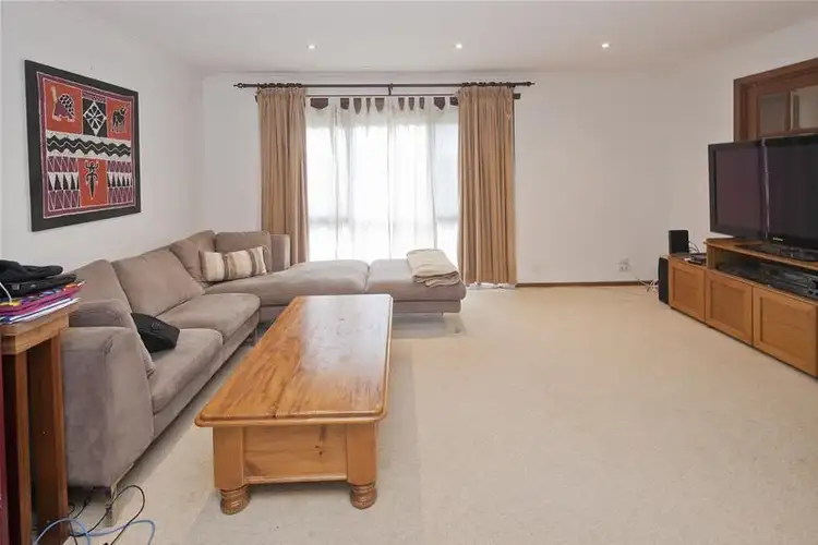 Fifth view of Homely house listing, 4 Skye Crescent, Endeavour Hills VIC 3802