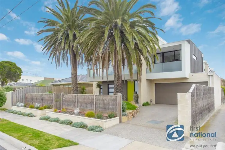 1 Newington Parade, Chelsea VIC 3196