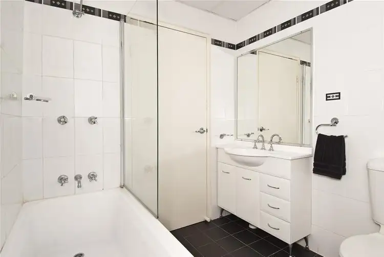 Sixth view of Homely unit listing, 1/10 Funda Place, Brookvale NSW 2100