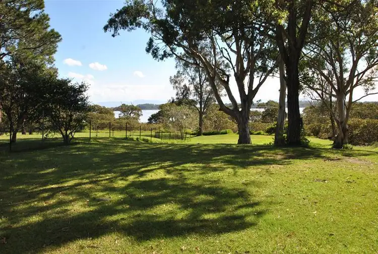 33 Brighton Parade, Culburra Beach NSW 2540