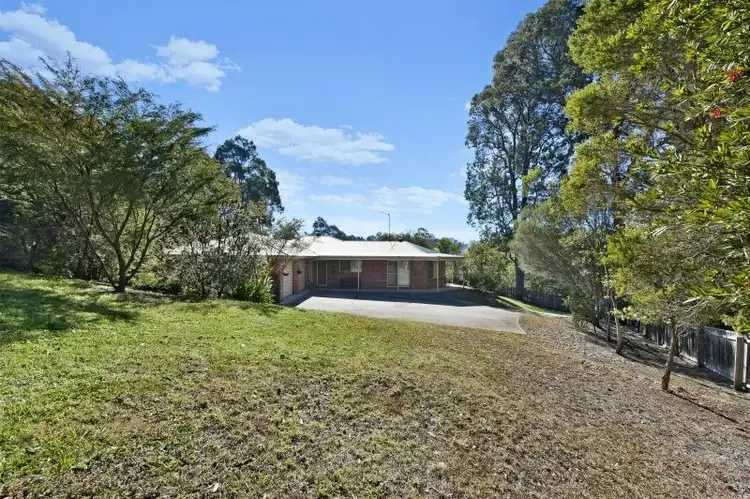 77 Karoola  Crescent, Surfside NSW 2536