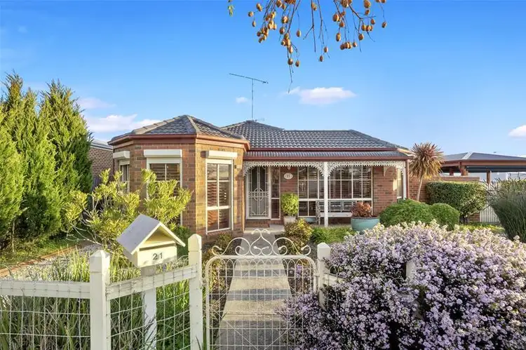 21 Pine Grove, Leopold VIC 3224