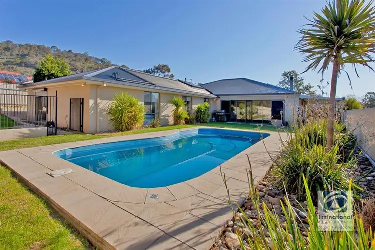 Second view of Homely house listing, 4 Kerferd Court, Wodonga VIC 3690