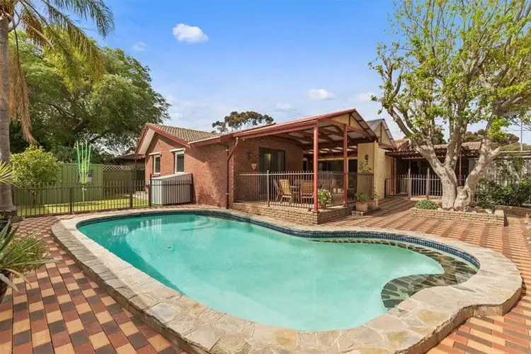 15 Jade Crescent, Aberfoyle Park SA 5159