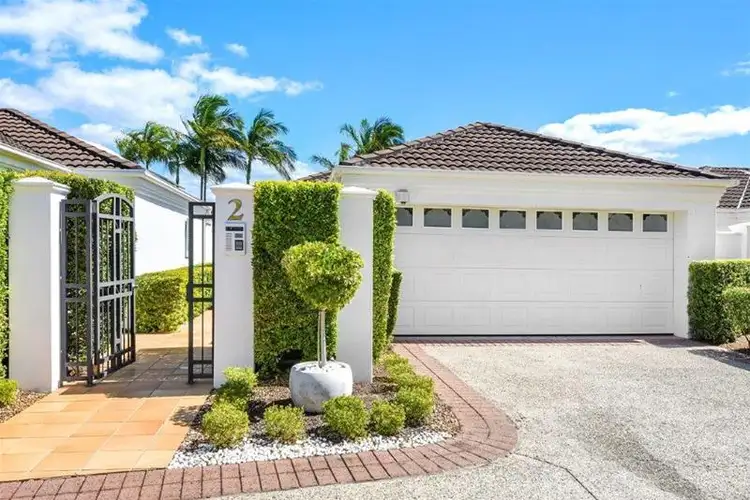 2/70 Marbella Drive, Benowa QLD 4217