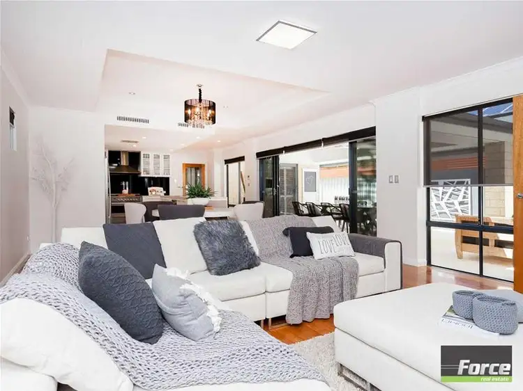 18 O'Mara Boulevard, Iluka WA 6028