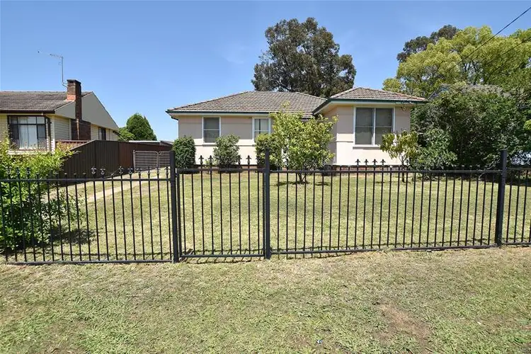Second view of Homely house listing, 8 Neerini Avenue, Smithfield NSW 2164
