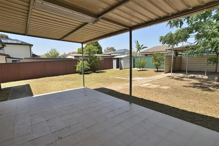 Sixth view of Homely house listing, 8 Neerini Avenue, Smithfield NSW 2164