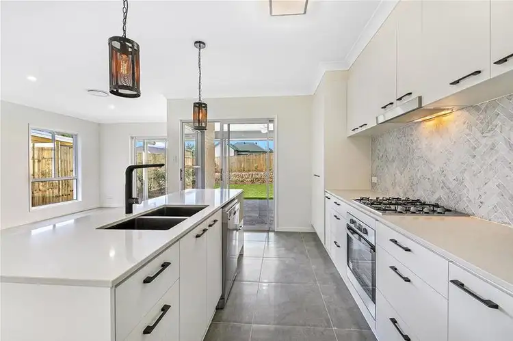 76 Nyleta Street, Coopers Plains QLD 4108