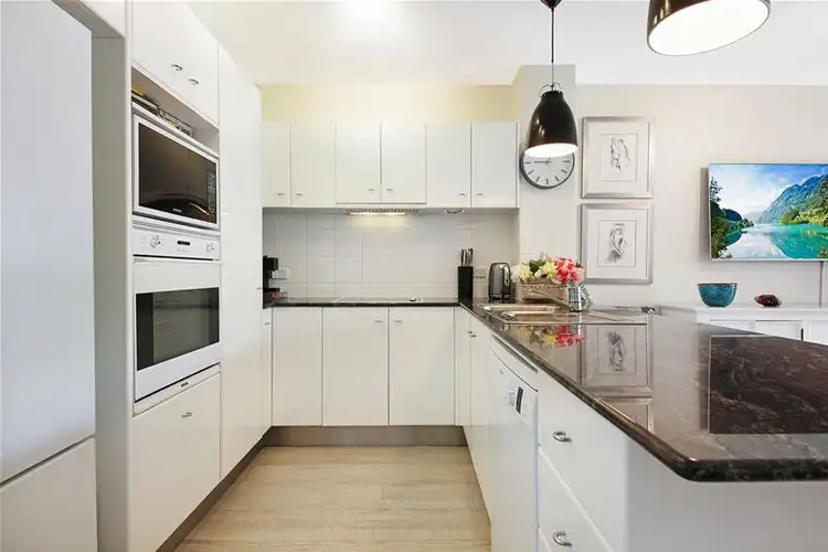 Sixth view of Homely apartment listing, 5/32 Cronin  Avenue, Main Beach QLD 4217