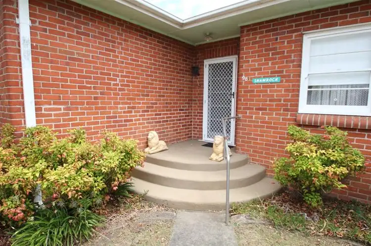 98 Molesworth Street, Tenterfield NSW 2372